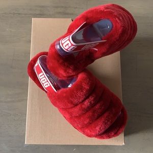 Brand new UGG FLUFF YEAH SLIDE